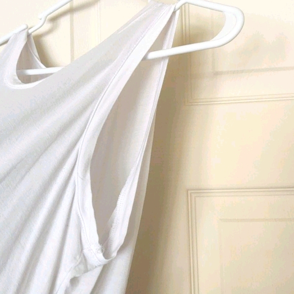 White Crew Neck Sleeveless Tee - Picture 3 of 5